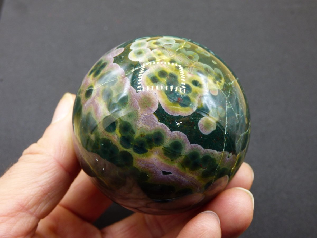 XL 8 Adern Ocean Jaspis Orbicular grün - Edelstein Kugel Natur Heilstein Deko Kristall Geschenk Er Sie Mann Frau Haus Wohnung Energie Selten - Art of Nature Berlin