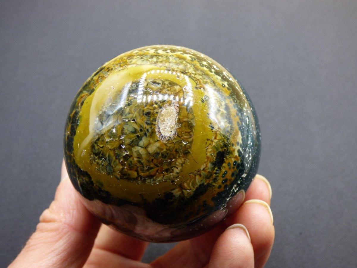 XL 8 Adern Ocean Jaspis Orbicular grün - Edelstein Kugel Natur Heilstein Deko Kristall Geschenk Er Sie Mann Frau Haus Wohnung Energie Selten - Art of Nature Berlin