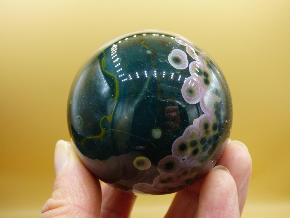 XL 8 Adern Ocean Jaspis Orbicular grün - Edelstein Kugel Natur Heilstein Deko Kristall Geschenk Er Sie Mann Frau Haus Wohnung Energie Selten - Art of Nature Berlin