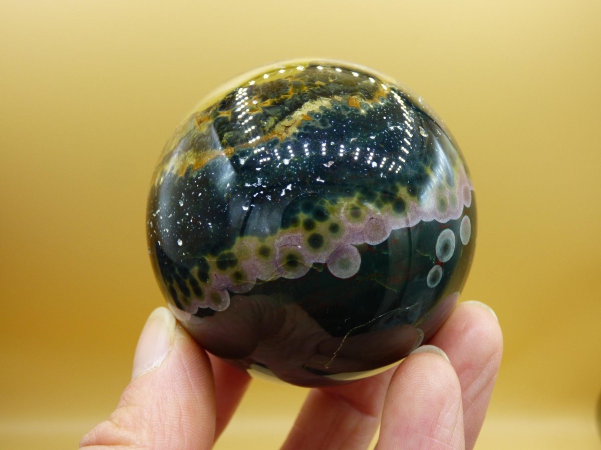 XL 8 Adern Ocean Jaspis Orbicular grün - Edelstein Kugel Natur Heilstein Deko Kristall Geschenk Er Sie Mann Frau Haus Wohnung Energie Selten - Art of Nature Berlin