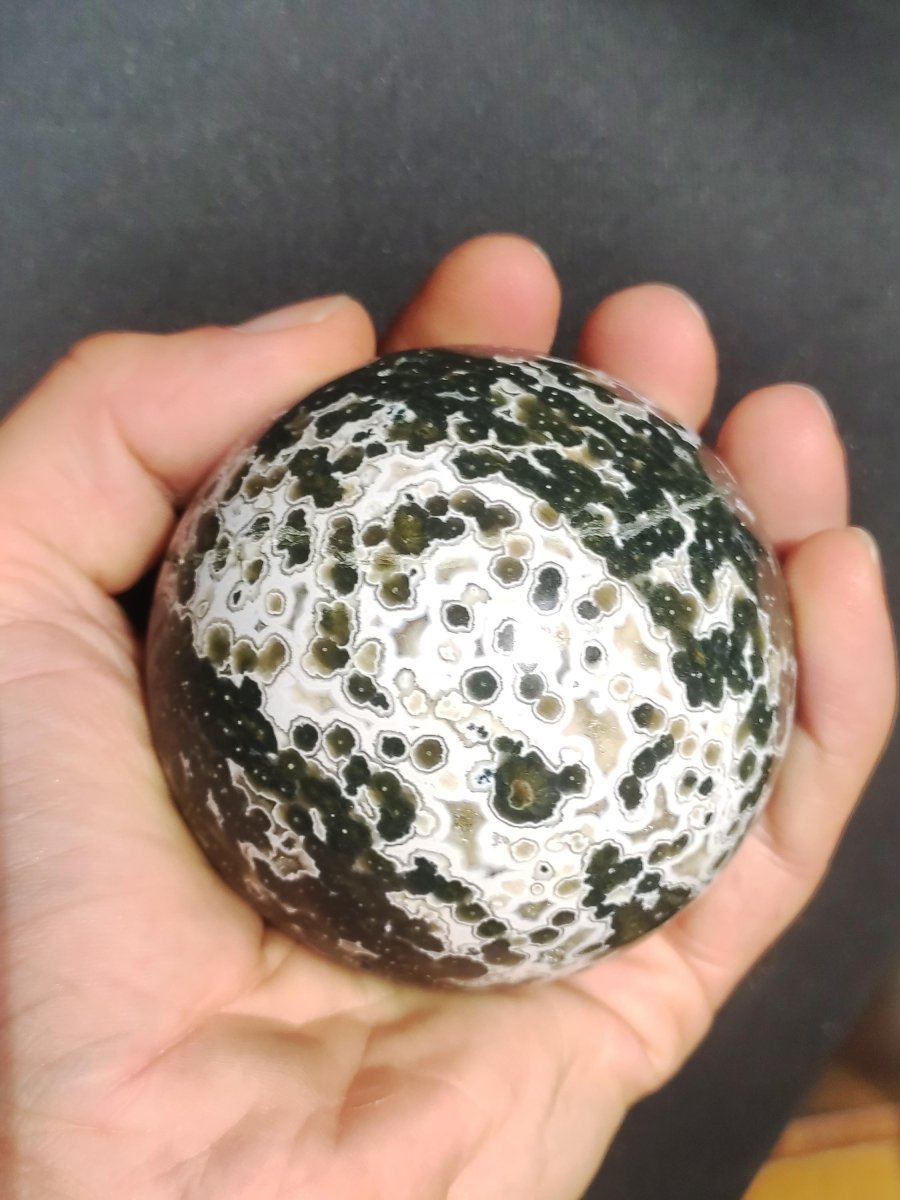 XL 8 Adern Ocean Jaspis Orbicular grün - Edelstein Kugel Natur Heilstein Deko Kristall Geschenk Er Sie Mann Frau Haus Wohnung Energie Selten - Art of Nature Berlin