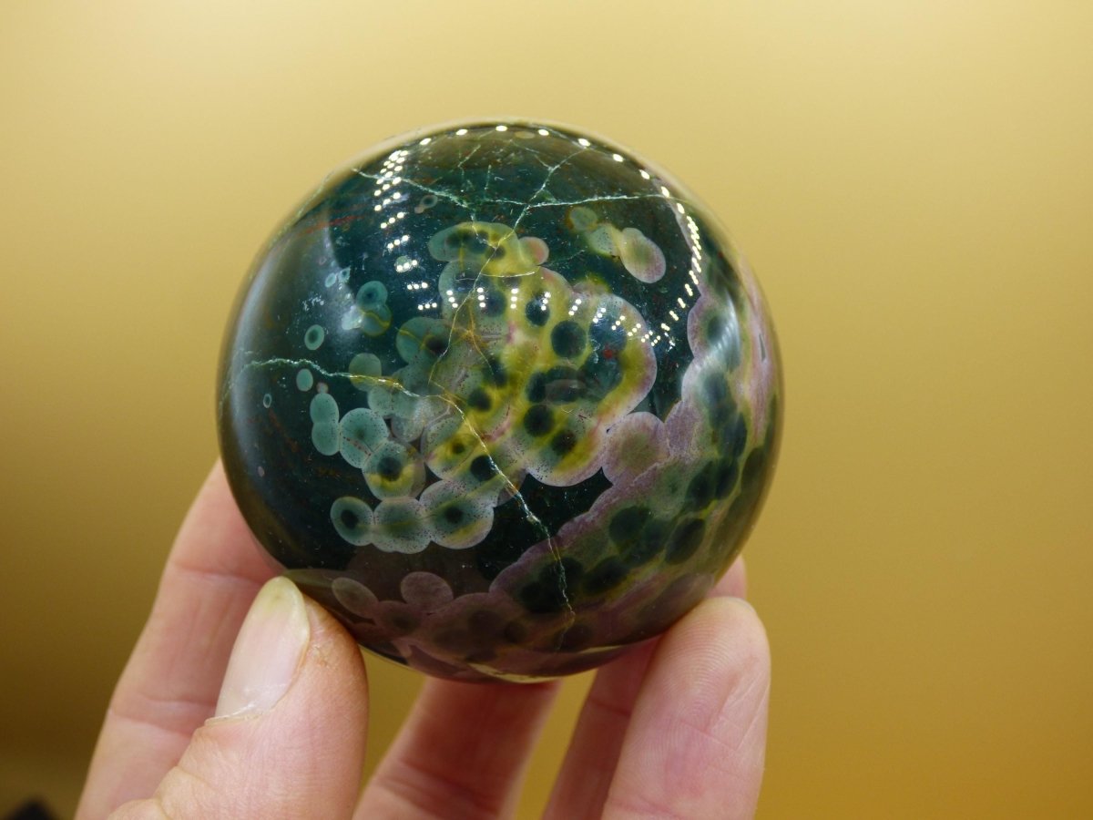 XL 8 Adern Ocean Jaspis Orbicular grün - Edelstein Kugel Natur Heilstein Deko Kristall Geschenk Er Sie Mann Frau Haus Wohnung Energie Selten - Art of Nature Berlin