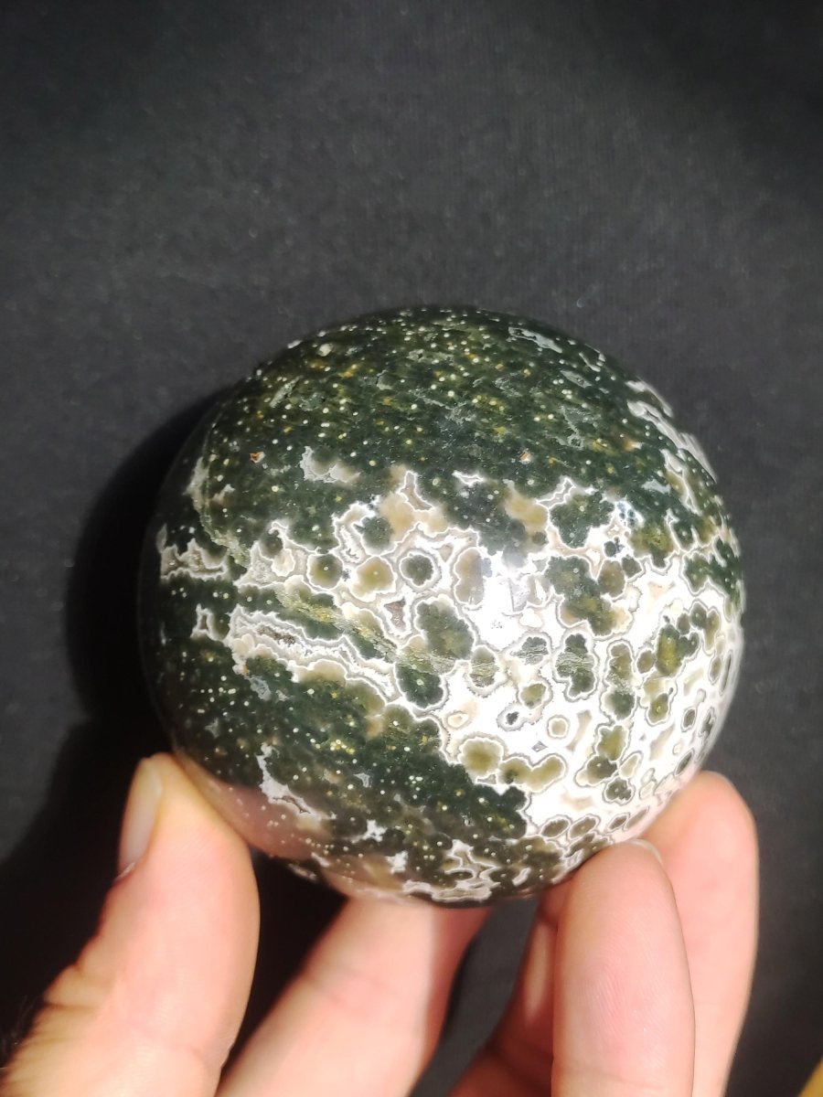 XL 8 Adern Ocean Jaspis Orbicular grün - Edelstein Kugel Natur Heilstein Deko Kristall Geschenk Er Sie Mann Frau Haus Wohnung Energie Selten - Art of Nature Berlin