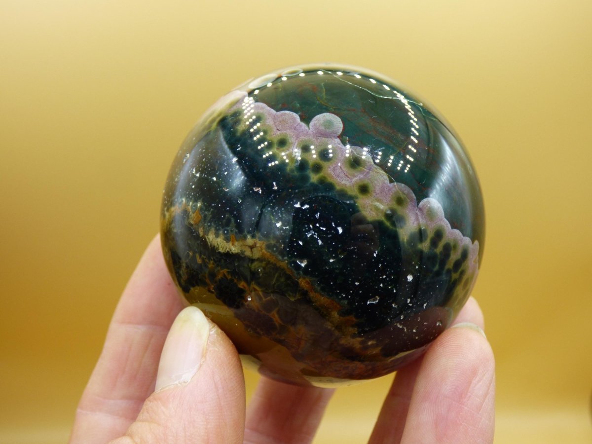 XL 8 Adern Ocean Jaspis Orbicular grün - Edelstein Kugel Natur Heilstein Deko Kristall Geschenk Er Sie Mann Frau Haus Wohnung Energie Selten - Art of Nature Berlin