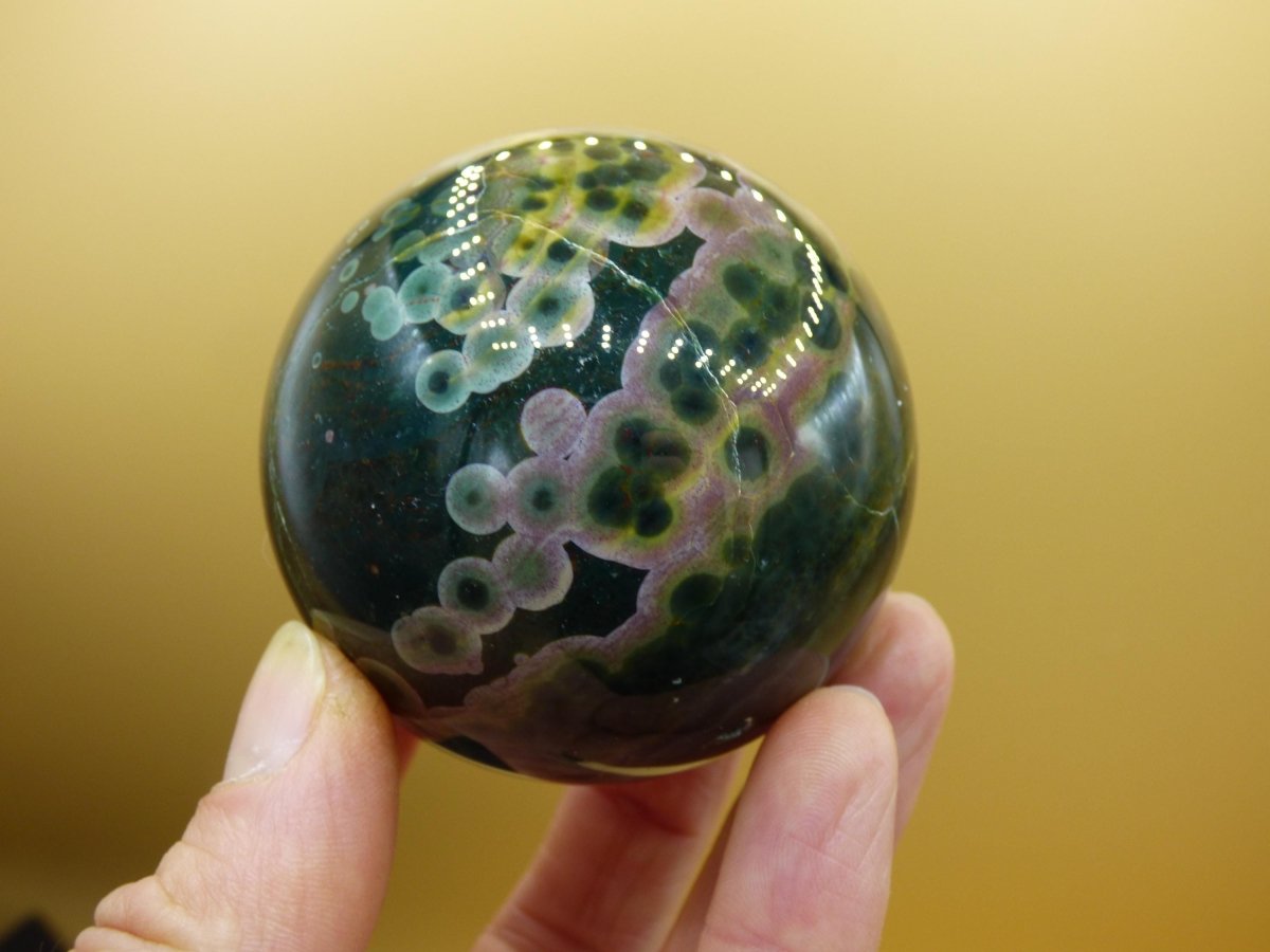 XL 8 Adern Ocean Jaspis Orbicular grün - Edelstein Kugel Natur Heilstein Deko Kristall Geschenk Er Sie Mann Frau Haus Wohnung Energie Selten - Art of Nature Berlin