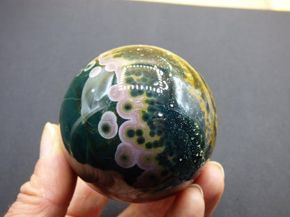 XL 8 Adern Ocean Jaspis Orbicular grün - Edelstein Kugel Natur Heilstein Deko Kristall Geschenk Er Sie Mann Frau Haus Wohnung Energie Selten - Art of Nature Berlin