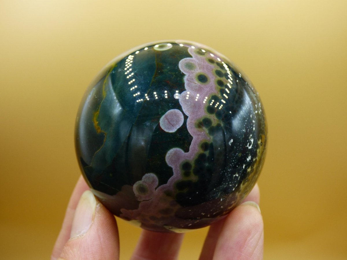 XL 8 Adern Ocean Jaspis Orbicular grün - Edelstein Kugel Natur Heilstein Deko Kristall Geschenk Er Sie Mann Frau Haus Wohnung Energie Selten - Art of Nature Berlin