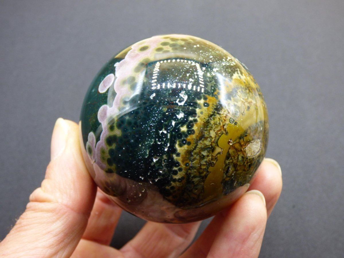 XL 8 Adern Ocean Jaspis Orbicular grün - Edelstein Kugel Natur Heilstein Deko Kristall Geschenk Er Sie Mann Frau Haus Wohnung Energie Selten - Art of Nature Berlin