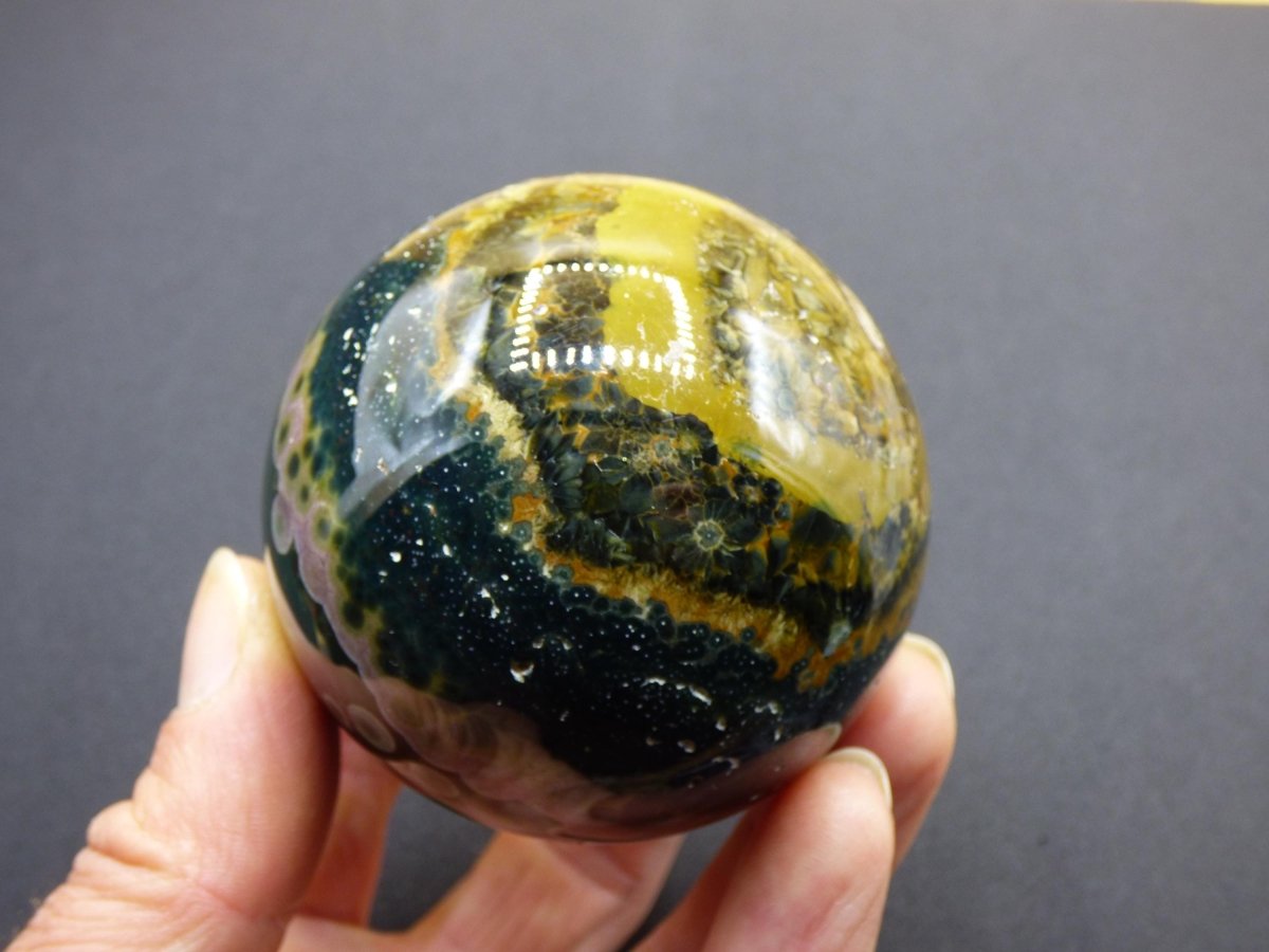 XL 8 Adern Ocean Jaspis Orbicular grün - Edelstein Kugel Natur Heilstein Deko Kristall Geschenk Er Sie Mann Frau Haus Wohnung Energie Selten - Art of Nature Berlin