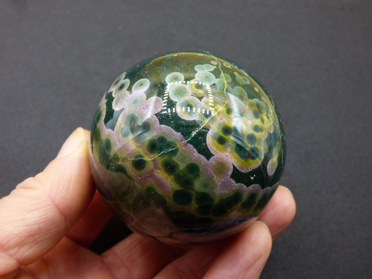XL 8 Adern Ocean Jaspis Orbicular grün - Edelstein Kugel Natur Heilstein Deko Kristall Geschenk Er Sie Mann Frau Haus Wohnung Energie Selten - Art of Nature Berlin