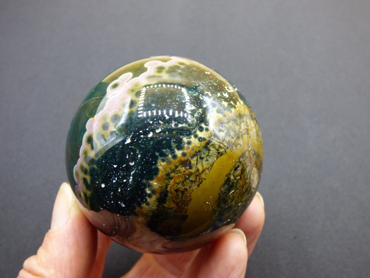 XL 8 Adern Ocean Jaspis Orbicular grün - Edelstein Kugel Natur Heilstein Deko Kristall Geschenk Er Sie Mann Frau Haus Wohnung Energie Selten - Art of Nature Berlin