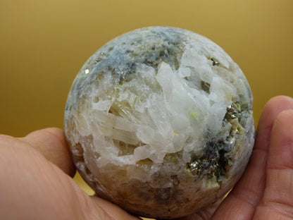 XL Quarz + Pyrit + Calcit Mineral Symbiose - Edelstein Kugel Geode Sammler Deko Kristall Heilstein Rund Ball Rarität Wohnen Geschenk - Art of Nature Berlin