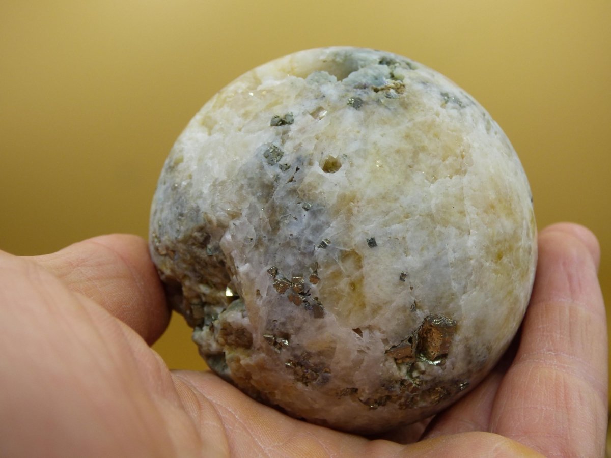 XL Quarz + Pyrit + Calcit Mineral Symbiose - Edelstein Kugel Geode Sammler Deko Kristall Heilstein Rund Ball Rarität Wohnen Geschenk - Art of Nature Berlin