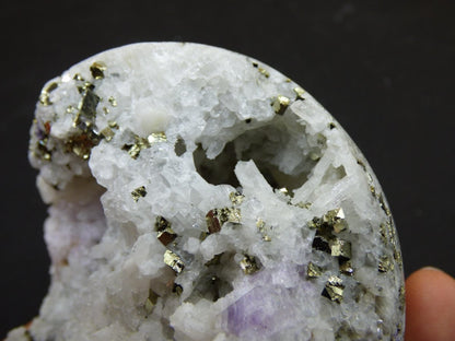 XL Quarz + Pyrit + Fluorit lila Mineral Symbiose - Edelstein Kugel Geode Sammler Deko Kristall Heilstein Rund Ball Rarität Wohnen Geschenk - Art of Nature Berlin