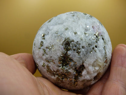 XL Quarz + Pyrit + Fluorit lila Mineral Symbiose - Edelstein Kugel Geode Sammler Deko Kristall Heilstein Rund Ball Rarität Wohnen Geschenk - Art of Nature Berlin