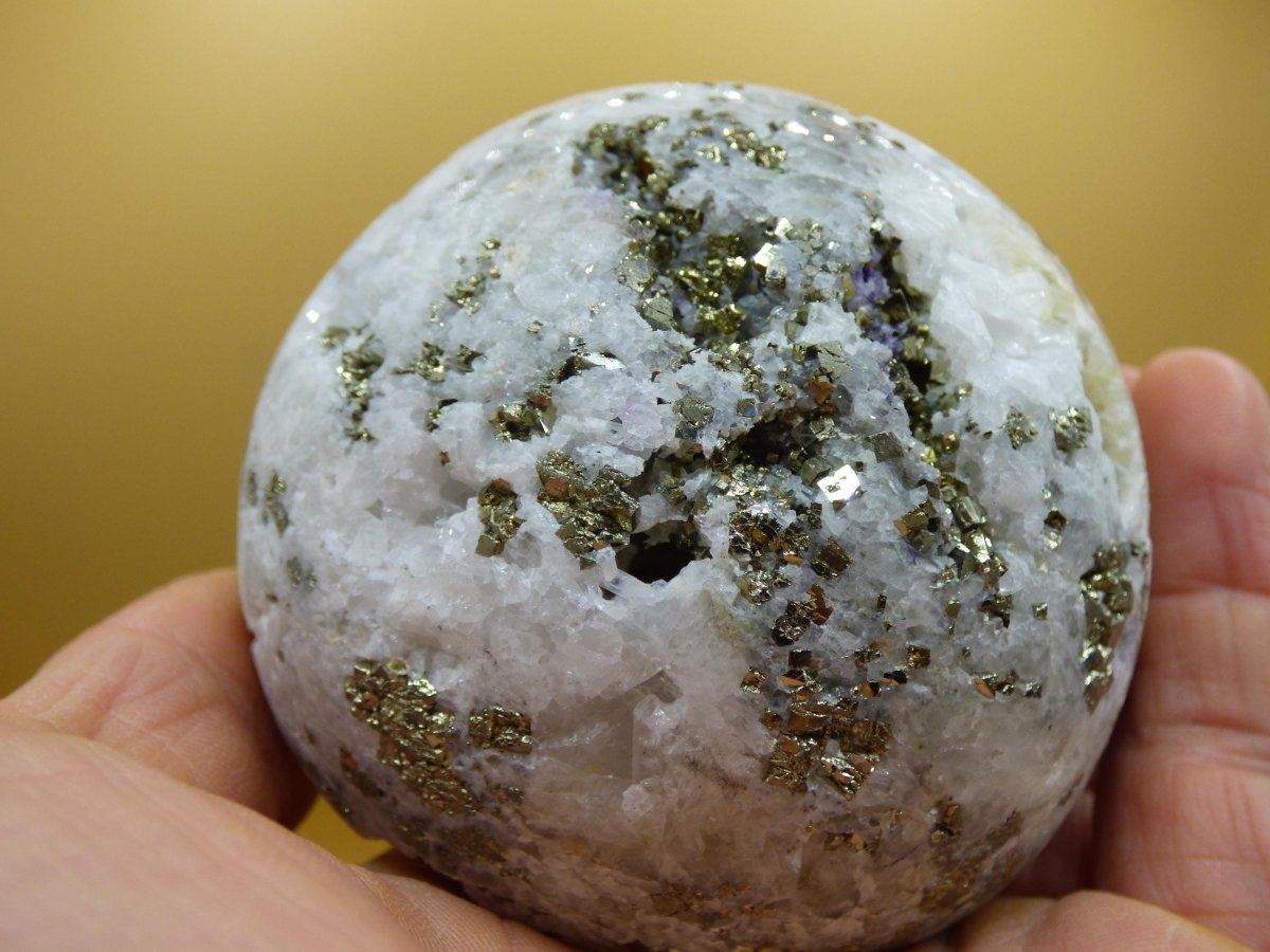 XL Quarz + Pyrit + Fluorit lila Mineral Symbiose - Edelstein Kugel Geode Sammler Deko Kristall Heilstein Rund Ball Rarität Wohnen Geschenk - Art of Nature Berlin