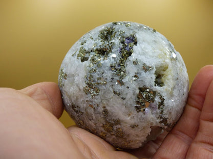 XL Quarz + Pyrit + Fluorit lila Mineral Symbiose - Edelstein Kugel Geode Sammler Deko Kristall Heilstein Rund Ball Rarität Wohnen Geschenk - Art of Nature Berlin