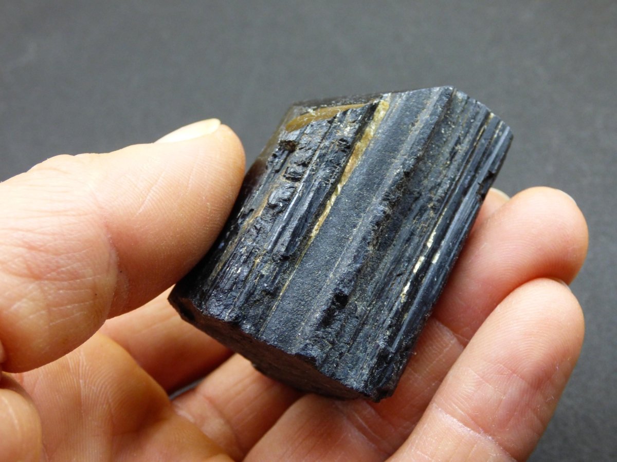 XL schwarzer Turmalin (Schörl) - Roh Anschliff - Deko Stufe groß Energie Heilung Strahlen Schutz Stein Heilstein Geschenk Haus Wohnung - Art of Nature Berlin