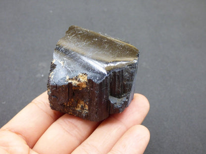 XL schwarzer Turmalin (Schörl) - Roh Anschliff - Deko Stufe groß Energie Heilung Strahlen Schutz Stein Heilstein Geschenk Haus Wohnung - Art of Nature Berlin