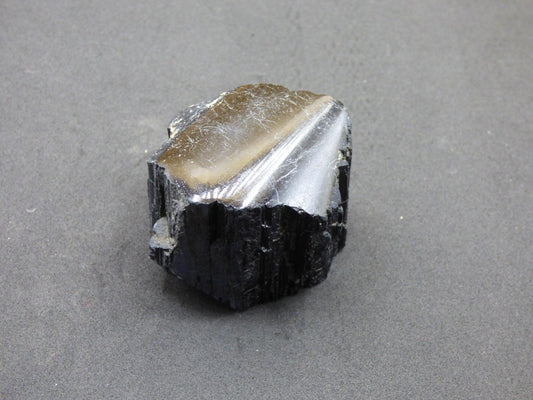 XL schwarzer Turmalin (Schörl) - Roh Anschliff - Deko Stufe groß Energie Heilung Strahlen Schutz Stein Heilstein Geschenk Haus Wohnung - Art of Nature Berlin