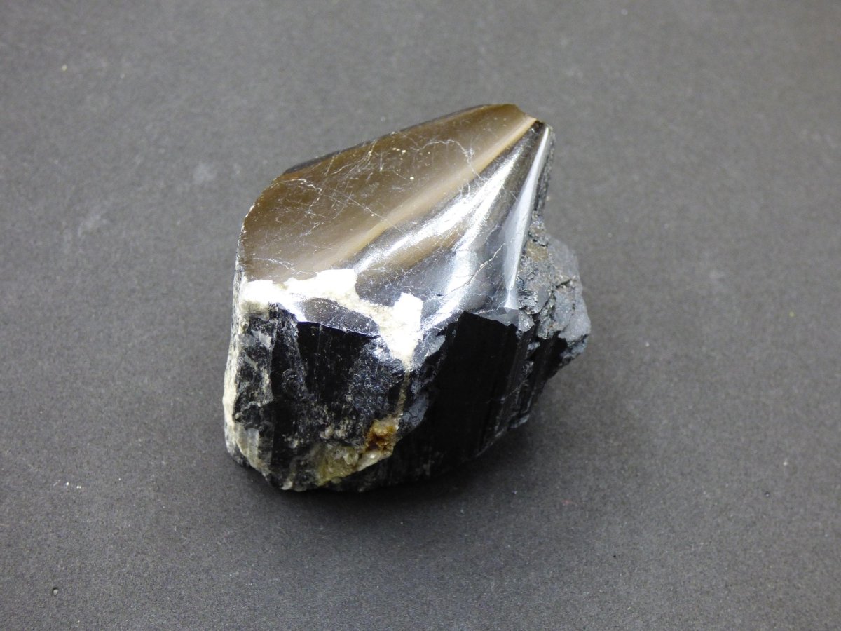 XL schwarzer Turmalin (Schörl) - Roh Anschliff - Deko Stufe groß Energie Heilung Strahlen Schutz Stein Heilstein Geschenk Haus Wohnung - Art of Nature Berlin