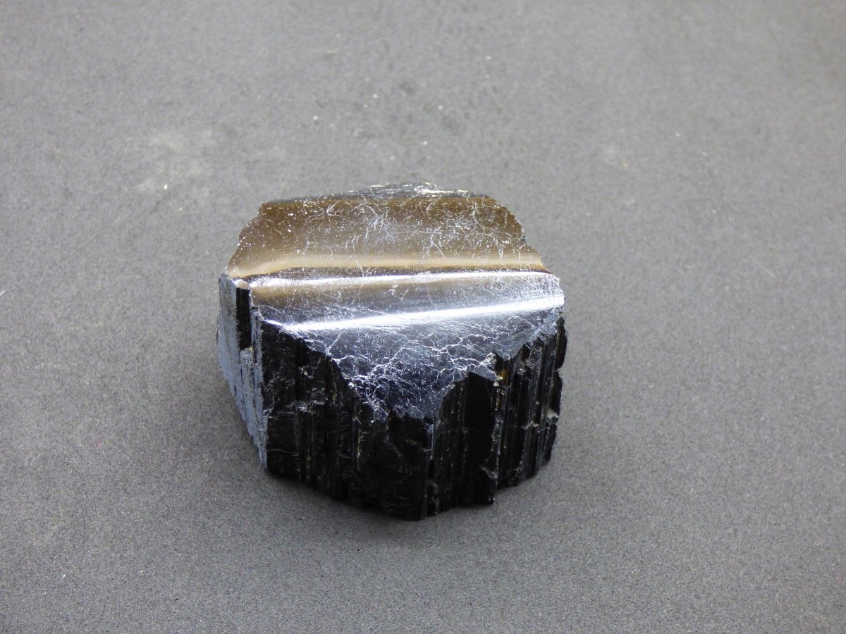 XL schwarzer Turmalin (Schörl) - Roh Anschliff - Deko Stufe groß Energie Heilung Strahlen Schutz Stein Heilstein Geschenk Haus Wohnung - Art of Nature Berlin