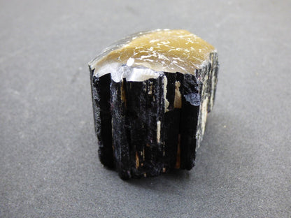 XL schwarzer Turmalin (Schörl) - Roh Anschliff - Deko Stufe groß Energie Heilung Strahlen Schutz Stein Heilstein Geschenk Haus Wohnung - Art of Nature Berlin