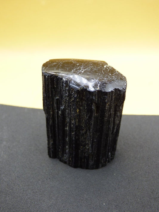 XL schwarzer Turmalin (Schörl) - Roh Anschliff - Deko Stufe groß Energie Heilung Strahlen Schutz Stein Heilstein Geschenk Haus Wohnung - Art of Nature Berlin