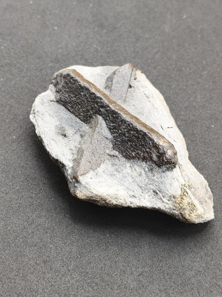 XL STAUROLITE Kreuzstein X Roh Kristall Stufe Sammler Deko groß Energie Heilstein Schutz Geschenk Haus Wohnung - Art of Nature Berlin