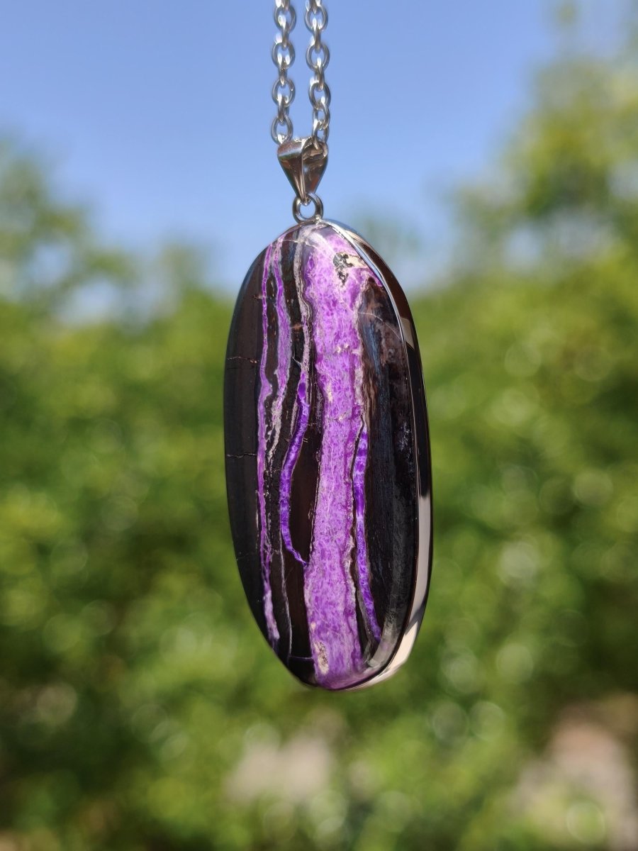 XL Sugilith / Sugilite AAA 925 Silber Fassung lila Edelstein Kette Natur Heilstein Energie Rarität Mann Frau Er Sie Geschenk Edel hochwertig - Art of Nature Berlin