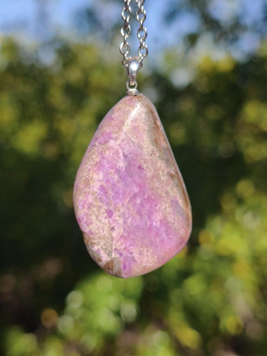 XL Sugilith / Sugilite Kette inkl. 925 Silberöse lila Edelstein Unikat Ethno Natur Heilstein Rarität Selten Flash Wow Sammler Investition - Art of Nature Berlin