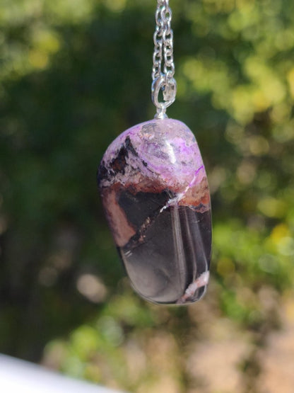 XL Sugilith / Sugilite Kette inkl. 925 Silberöse lila Edelstein Unikat Ethno Natur Heilstein Rarität Selten Flash Wow Sammler Investition - Art of Nature Berlin