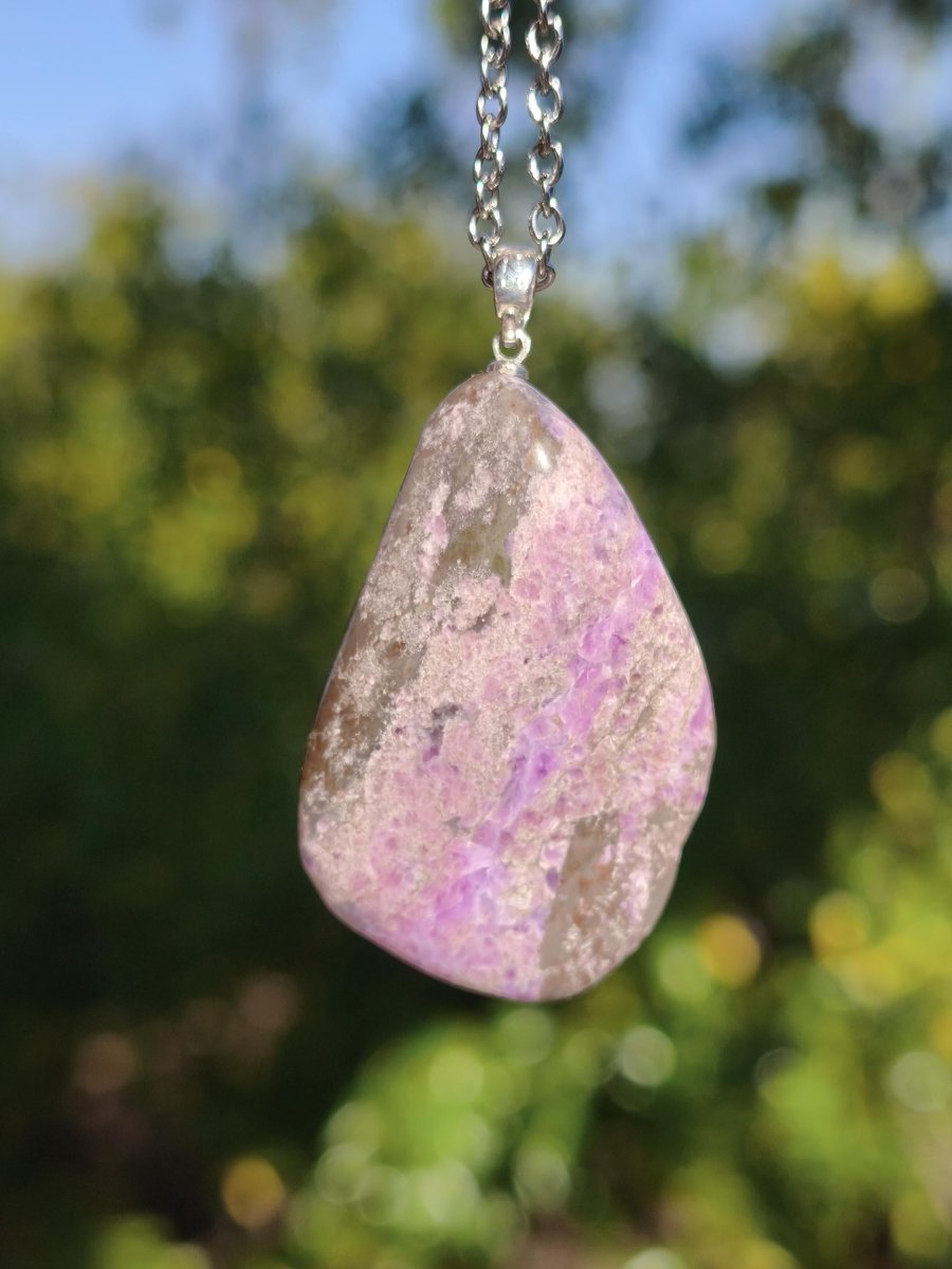 XL Sugilith / Sugilite Kette inkl. 925 Silberöse lila Edelstein Unikat Ethno Natur Heilstein Rarität Selten Flash Wow Sammler Investition - Art of Nature Berlin