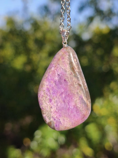 XL Sugilith / Sugilite Kette inkl. 925 Silberöse lila Edelstein Unikat Ethno Natur Heilstein Rarität Selten Flash Wow Sammler Investition - Art of Nature Berlin