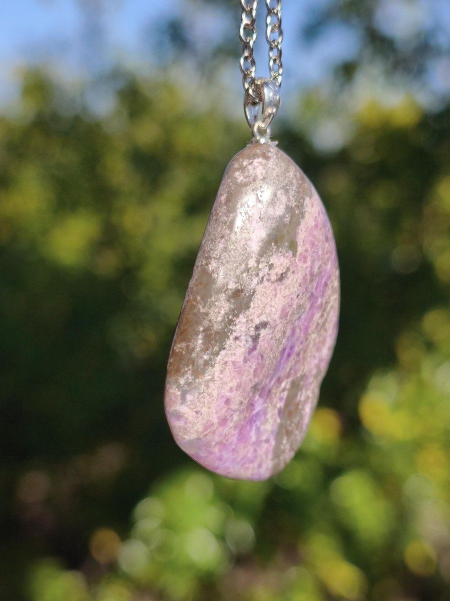 XL Sugilith / Sugilite Kette inkl. 925 Silberöse lila Edelstein Unikat Ethno Natur Heilstein Rarität Selten Flash Wow Sammler Investition - Art of Nature Berlin