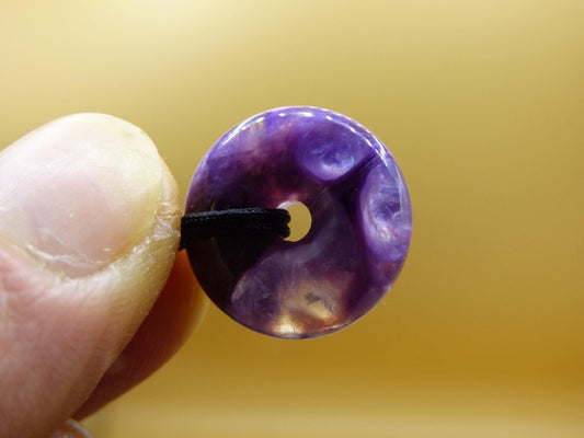 XS Charoit AAA Schutzdonut Edelstein Choker Kette Donut Rarität selten Schutzsymbol Heilstein Kristall Halschakra Ethno Frau Geschenk Er Sie - Art of Nature Berlin