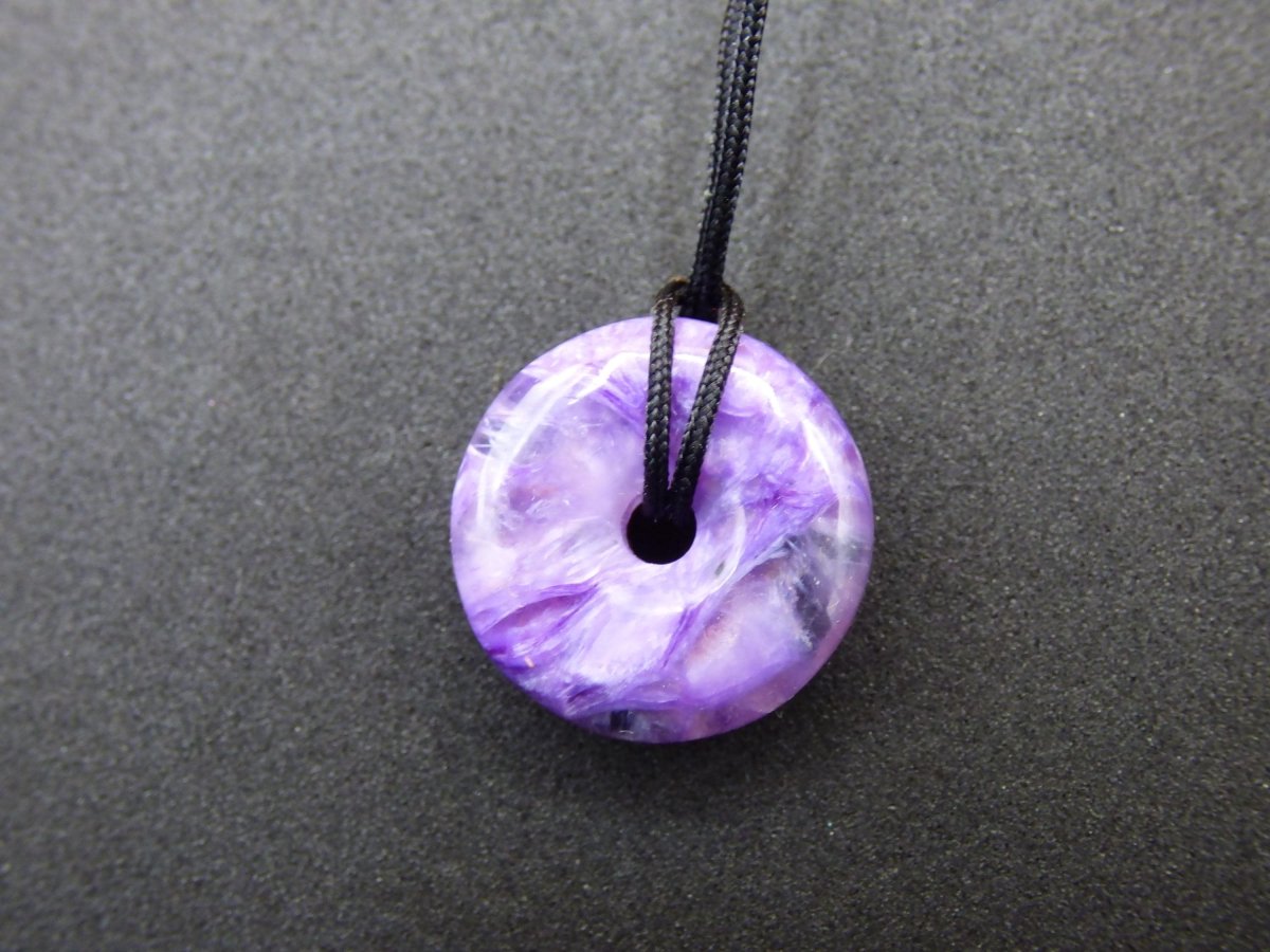 XS Charoit AAA Schutzdonut Edelstein Choker Kette Donut Rarität selten Schutzsymbol Heilstein Kristall Halschakra Ethno Frau Geschenk Er Sie - Art of Nature Berlin