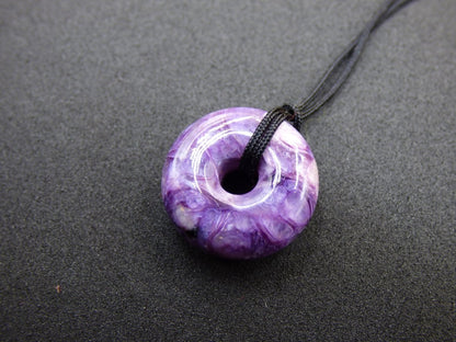 XS Charoit AAA Schutzdonut Edelstein Choker Kette Donut Rarität selten Schutzsymbol Heilstein Kristall Halschakra Ethno Frau Geschenk Er Sie - Art of Nature Berlin