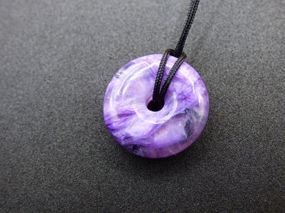 XS Charoit AAA Schutzdonut Edelstein Choker Kette Donut Rarität selten Schutzsymbol Heilstein Kristall Halschakra Ethno Frau Geschenk Er Sie - Art of Nature Berlin