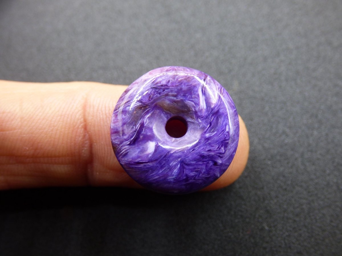 XS Charoit AAA Schutzdonut Edelstein Choker Kette Donut Rarität selten Schutzsymbol Heilstein Kristall Halschakra Ethno Frau Geschenk Er Sie - Art of Nature Berlin