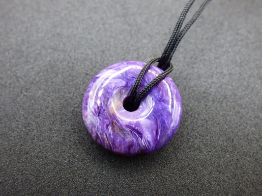 XS Charoit AAA Schutzdonut Edelstein Choker Kette Donut Rarität selten Schutzsymbol Heilstein Kristall Halschakra Ethno Frau Geschenk Er Sie - Art of Nature Berlin