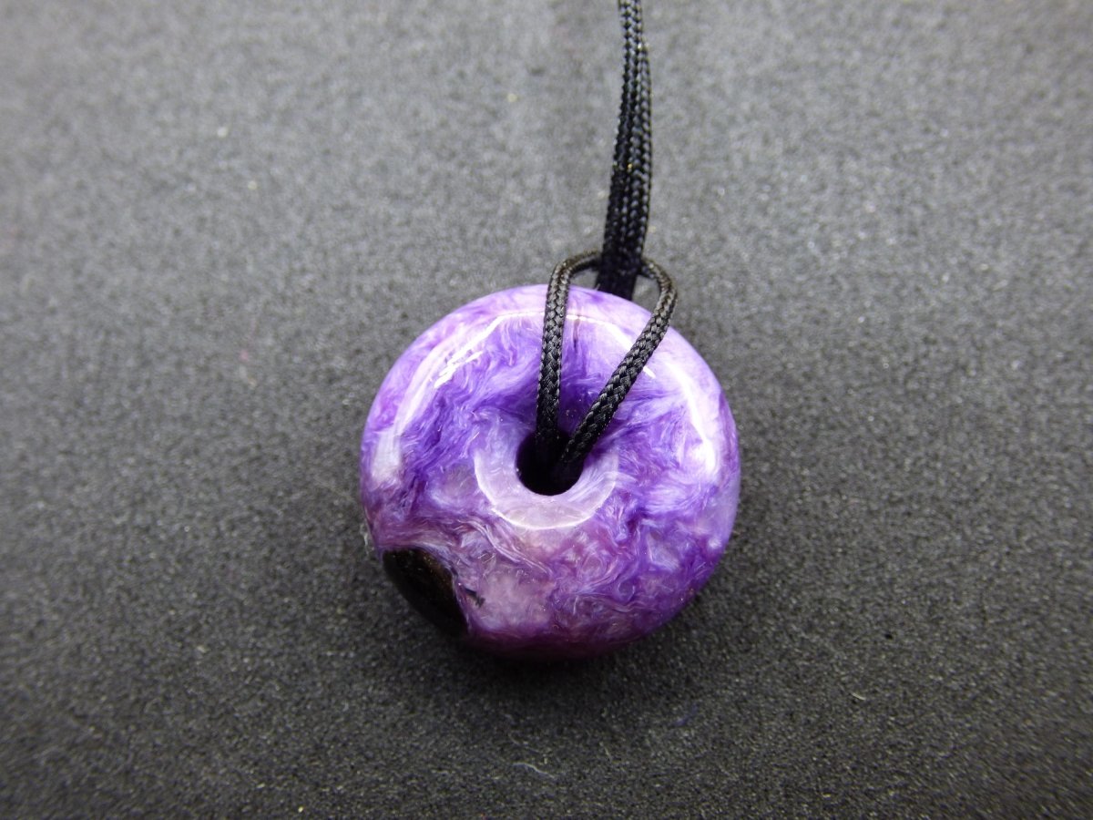 XS Charoit AAA Schutzdonut Edelstein Choker Kette Donut Rarität selten Schutzsymbol Heilstein Kristall Halschakra Ethno Frau Geschenk Er Sie - Art of Nature Berlin