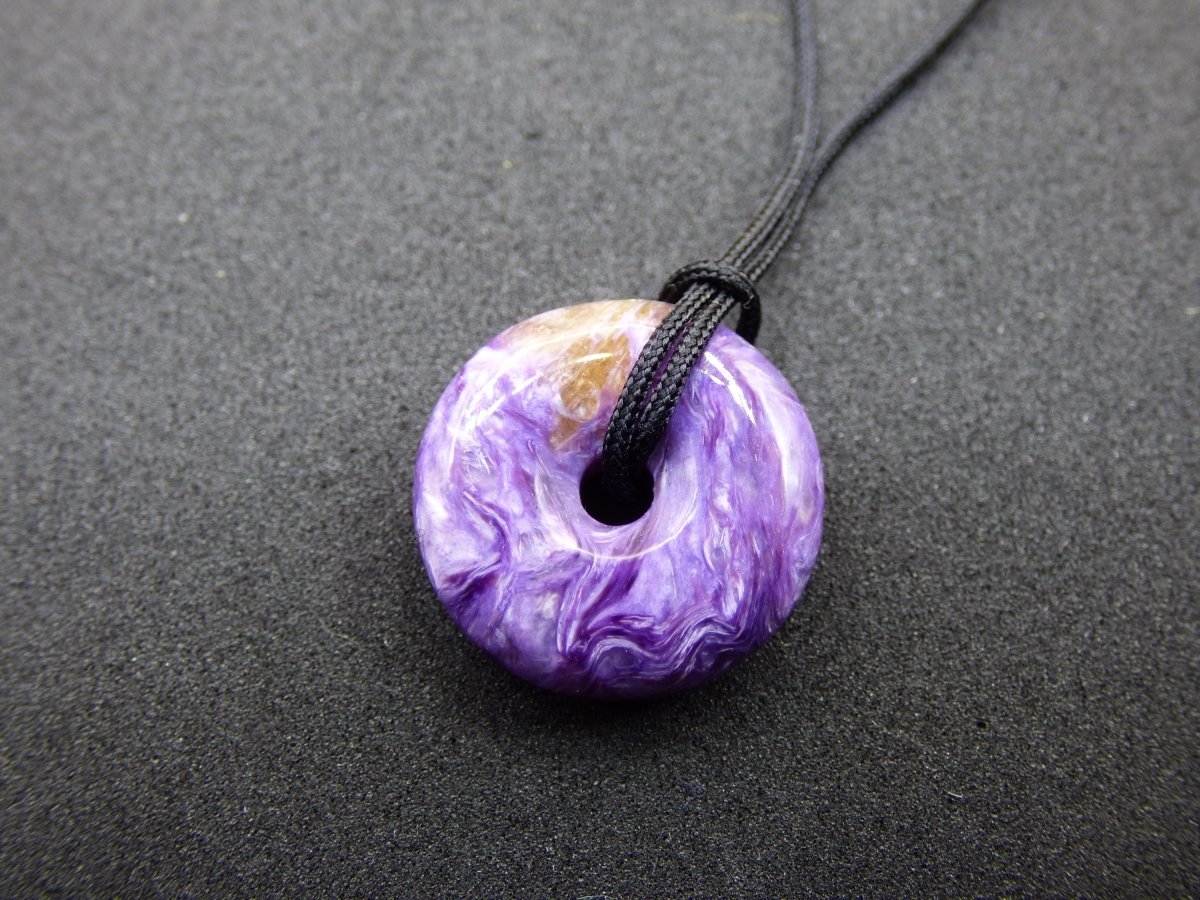 XS Charoit AAA Schutzdonut Edelstein Choker Kette Donut Rarität selten Schutzsymbol Heilstein Kristall Halschakra Ethno Frau Geschenk Er Sie - Art of Nature Berlin