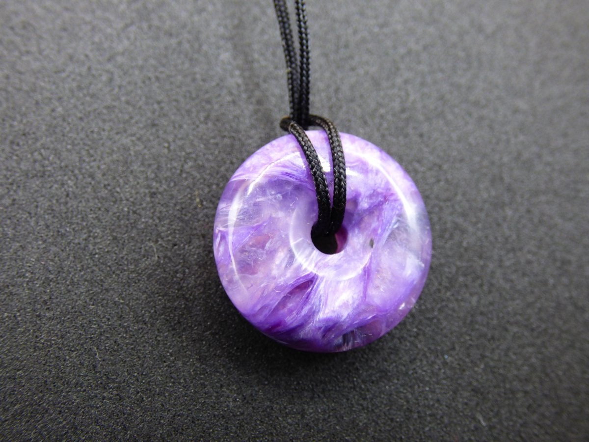 XS Charoit AAA Schutzdonut Edelstein Choker Kette Donut Rarität selten Schutzsymbol Heilstein Kristall Halschakra Ethno Frau Geschenk Er Sie - Art of Nature Berlin