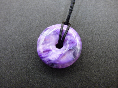 XS Charoit AAA Schutzdonut Edelstein Choker Kette Donut Rarität selten Schutzsymbol Heilstein Kristall Halschakra Ethno Frau Geschenk Er Sie - Art of Nature Berlin