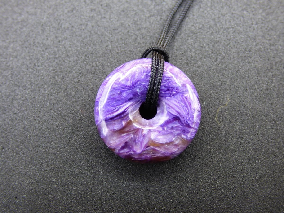 XS Charoit AAA Schutzdonut Edelstein Choker Kette Donut Rarität selten Schutzsymbol Heilstein Kristall Halschakra Ethno Frau Geschenk Er Sie - Art of Nature Berlin