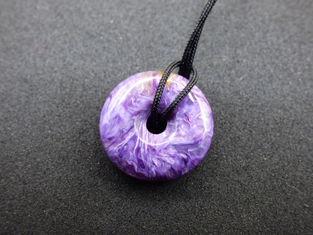 XS Charoit AAA Schutzdonut Edelstein Choker Kette Donut Rarität selten Schutzsymbol Heilstein Kristall Halschakra Ethno Frau Geschenk Er Sie - Art of Nature Berlin