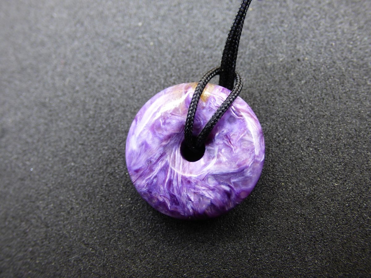 XS Charoit AAA Schutzdonut Edelstein Choker Kette Donut Rarität selten Schutzsymbol Heilstein Kristall Halschakra Ethno Frau Geschenk Er Sie - Art of Nature Berlin