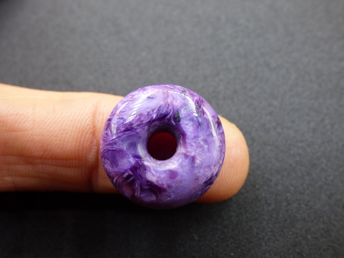 XS Charoit AAA Schutzdonut Edelstein Choker Kette Donut Rarität selten Schutzsymbol Heilstein Kristall Halschakra Ethno Frau Geschenk Er Sie - Art of Nature Berlin