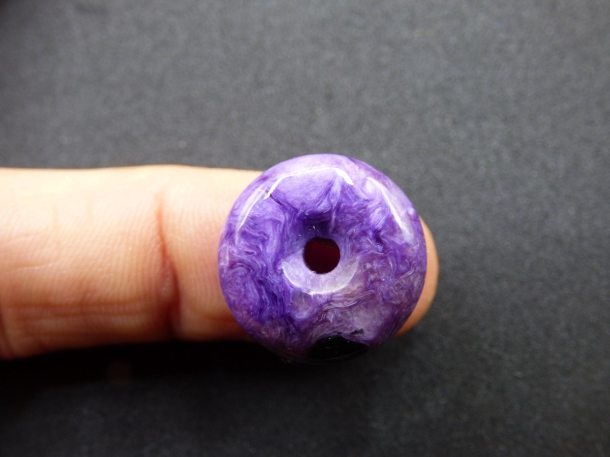 XS Charoit AAA Schutzdonut Edelstein Choker Kette Donut Rarität selten Schutzsymbol Heilstein Kristall Halschakra Ethno Frau Geschenk Er Sie - Art of Nature Berlin